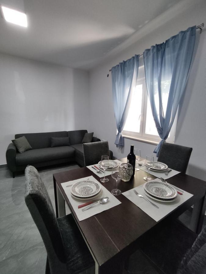 Apartman Lu เยเซนิเซ ภายนอก รูปภาพ